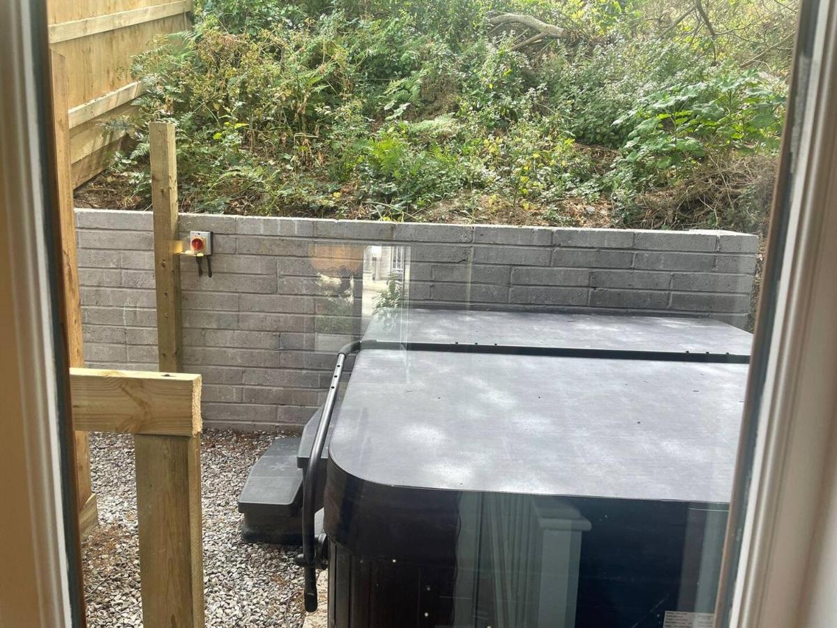 House 6 Goldcroft - Walk To Beach & Village, Pet-Friendly & Hottub Porthtowan Exterior foto